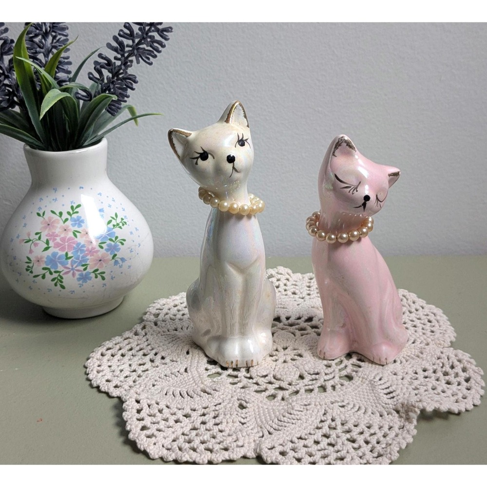 Vintage Giftcraft Cat Figurines Pair Taiwan Iridescent Pink White Pearl Collars